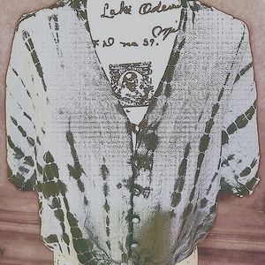 💖(5 for $19 SALE) Tie-dye blue Top with tie up.  Cotton fresh!